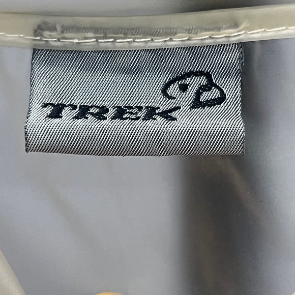 Trek windbreaker waterproof size L - Picture 3 of 9